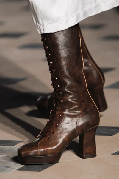 Look 12